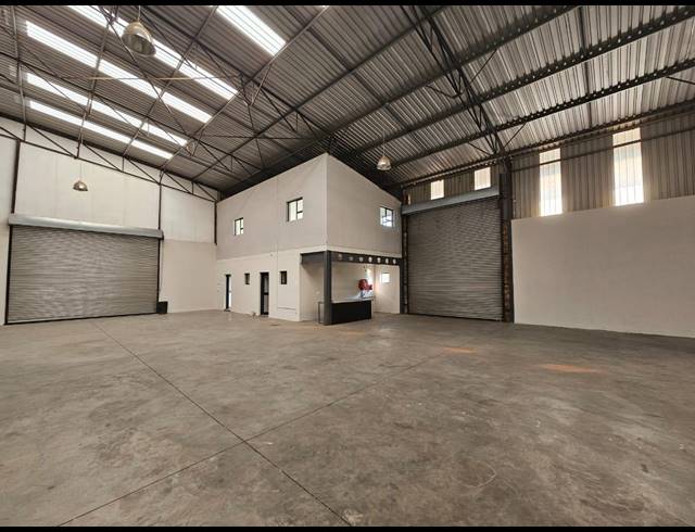 650M² WAREHOUSE TO LET IN WYCHWOOD